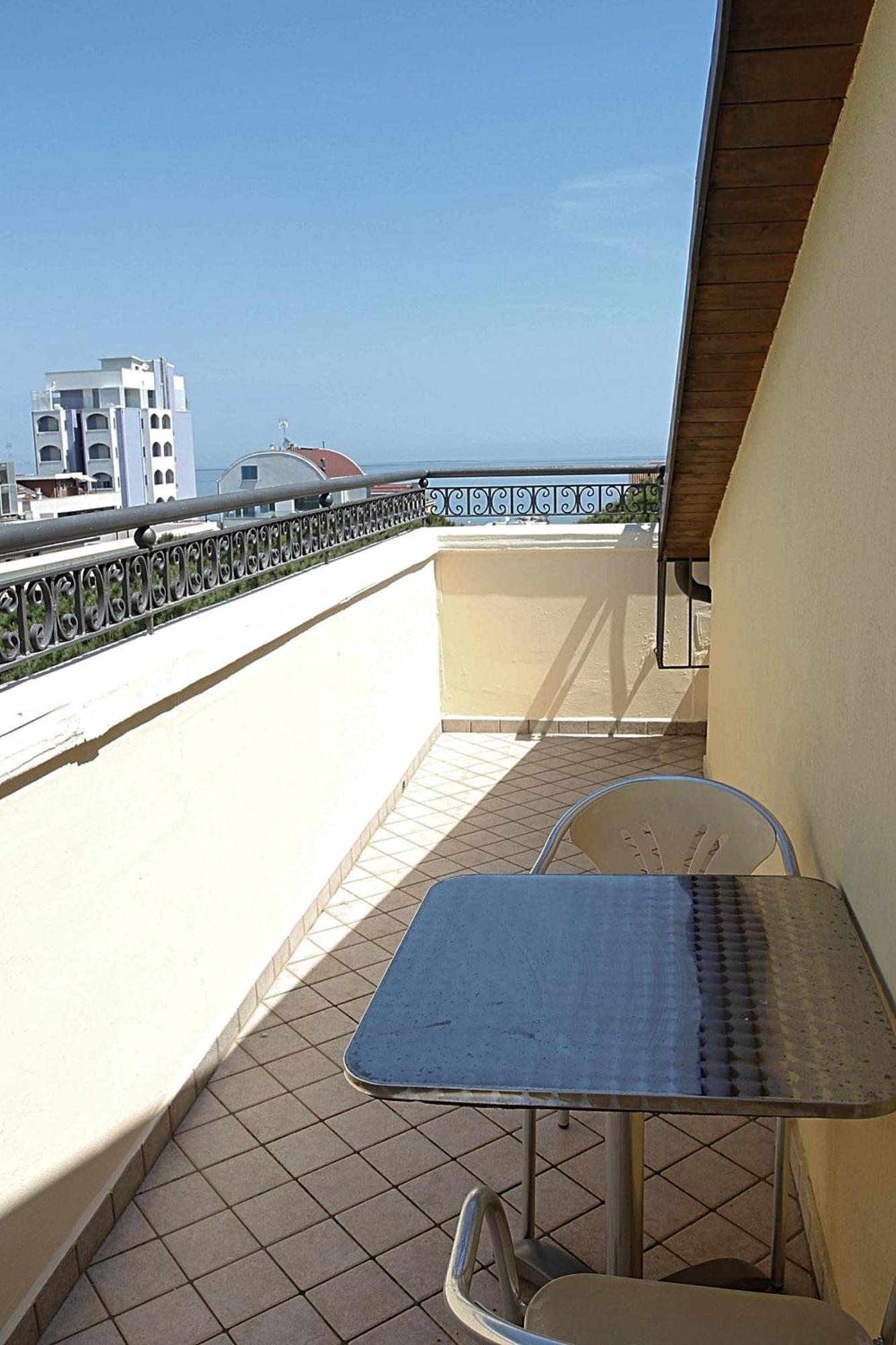 Hotel Ariston Misano Adriatico Kültér fotó