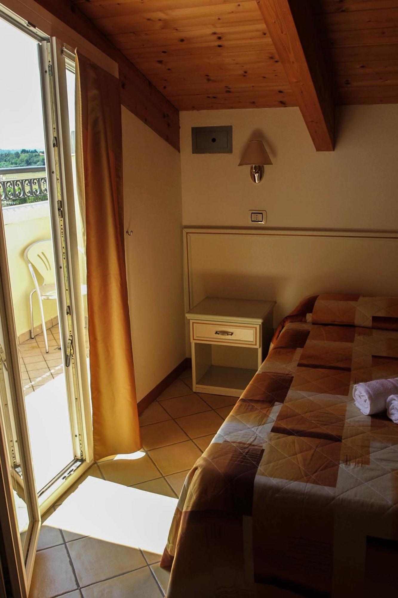 Hotel Ariston Misano Adriatico Kültér fotó