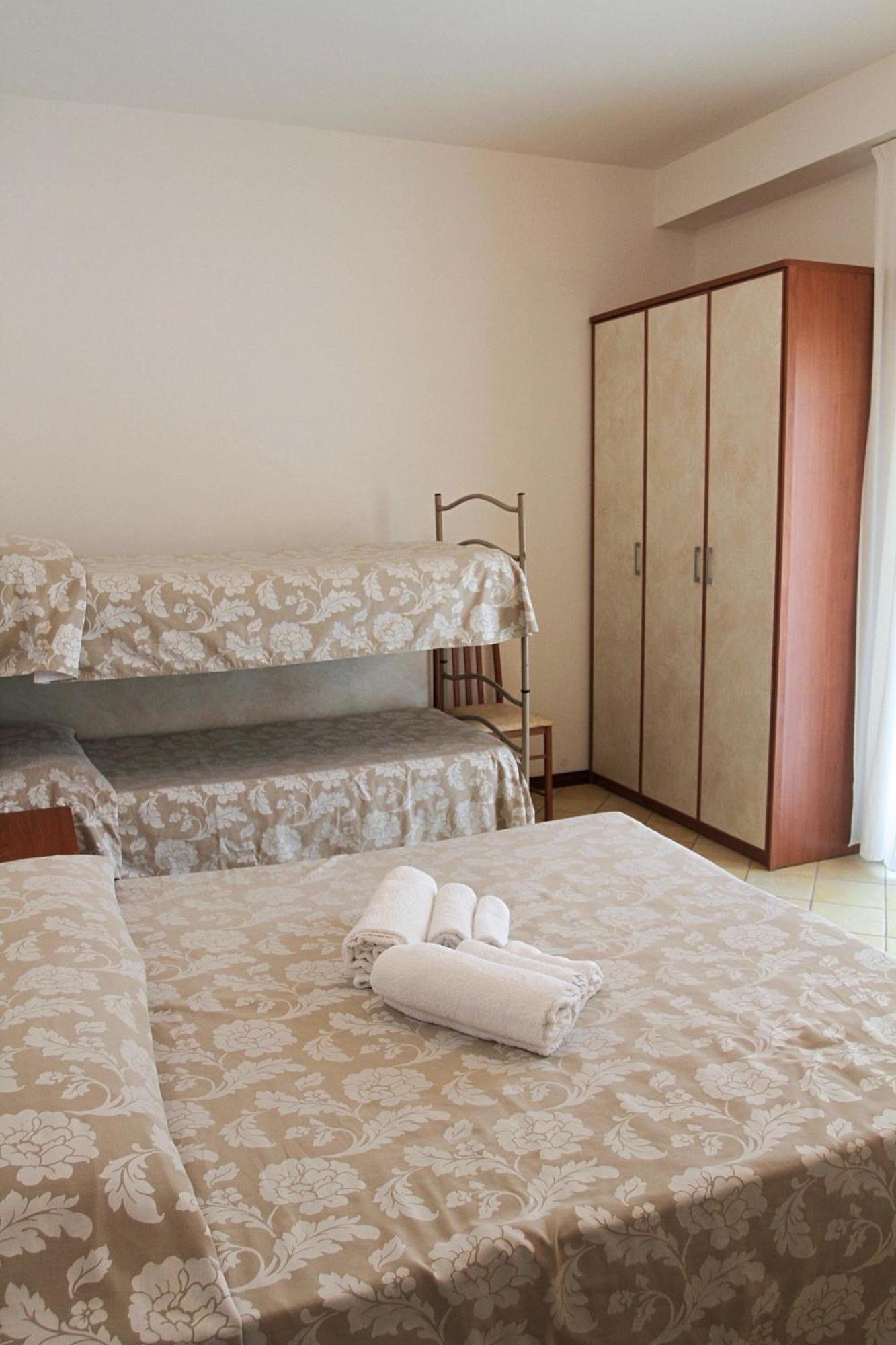 Hotel Ariston Misano Adriatico Kültér fotó