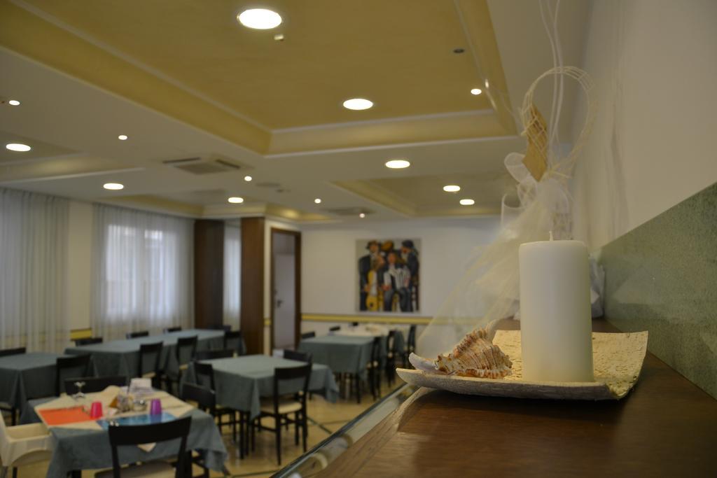 Hotel Ariston Misano Adriatico Kültér fotó