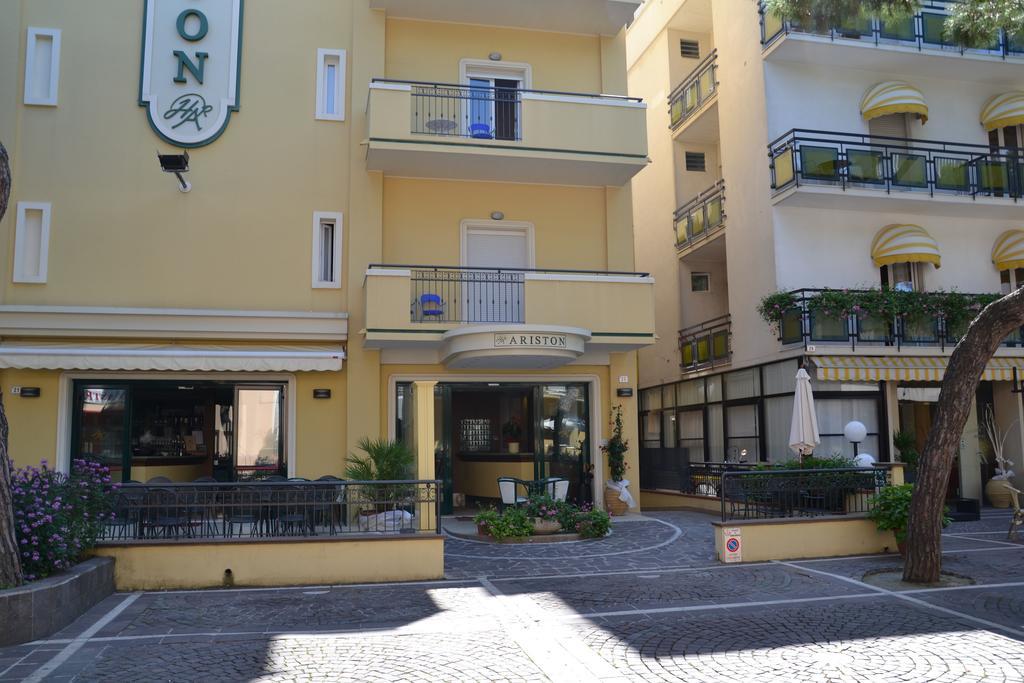 Hotel Ariston Misano Adriatico Kültér fotó