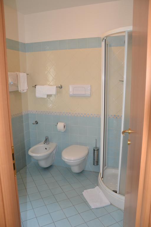 Hotel Ariston Misano Adriatico Kültér fotó