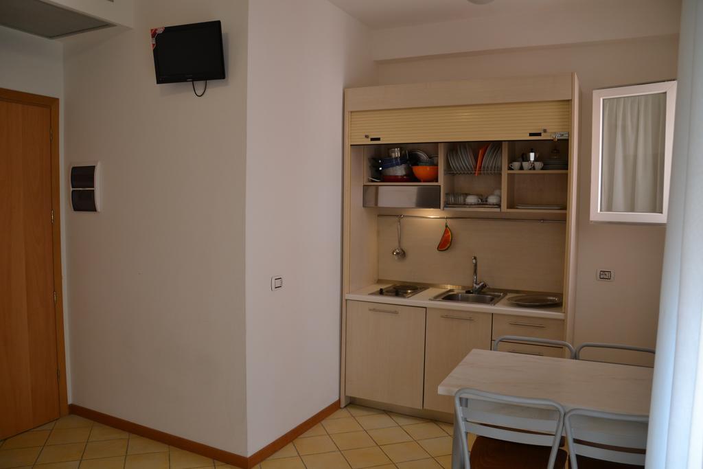 Hotel Ariston Misano Adriatico Kültér fotó