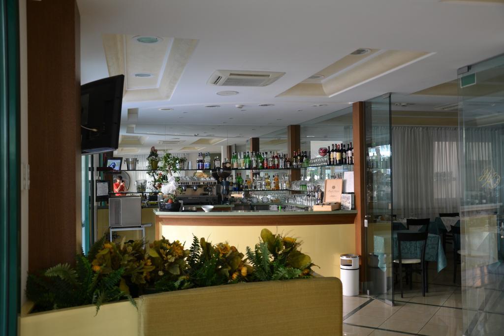 Hotel Ariston Misano Adriatico Kültér fotó