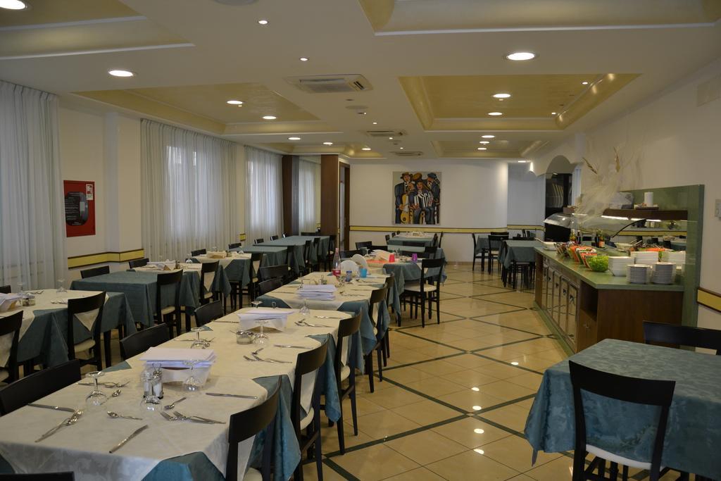 Hotel Ariston Misano Adriatico Kültér fotó