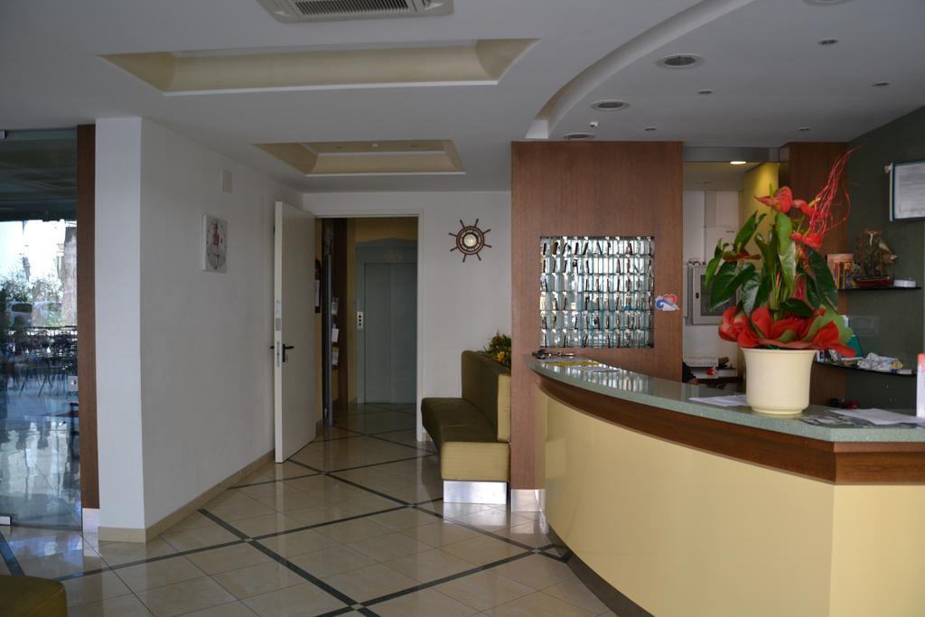 Hotel Ariston Misano Adriatico Kültér fotó